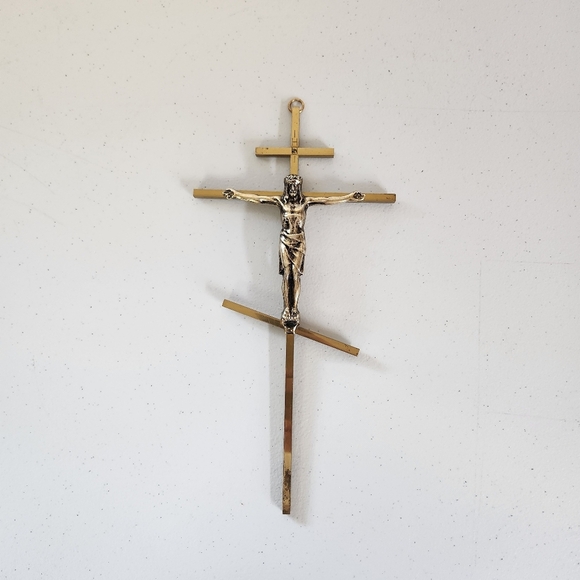Vintage Metal Crucifix Catholic Religious Decor Jesus Cross Gold Tone Christian - Picture 7 of 7